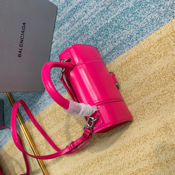 Ba*len*cia*ga hourglass