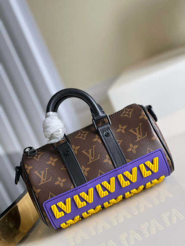 l0*is V*t0n keepall xs