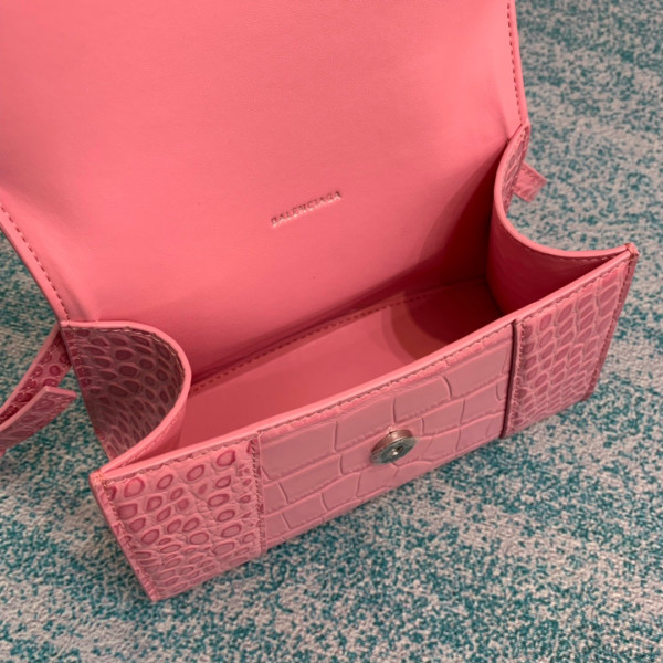 Ba*len*cia*ga hourglass