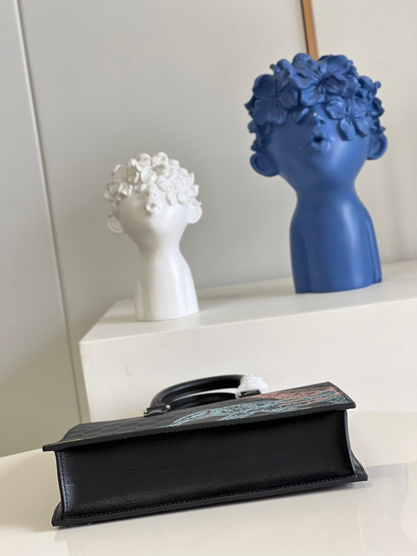 l0*is V*t0n sac plat cross