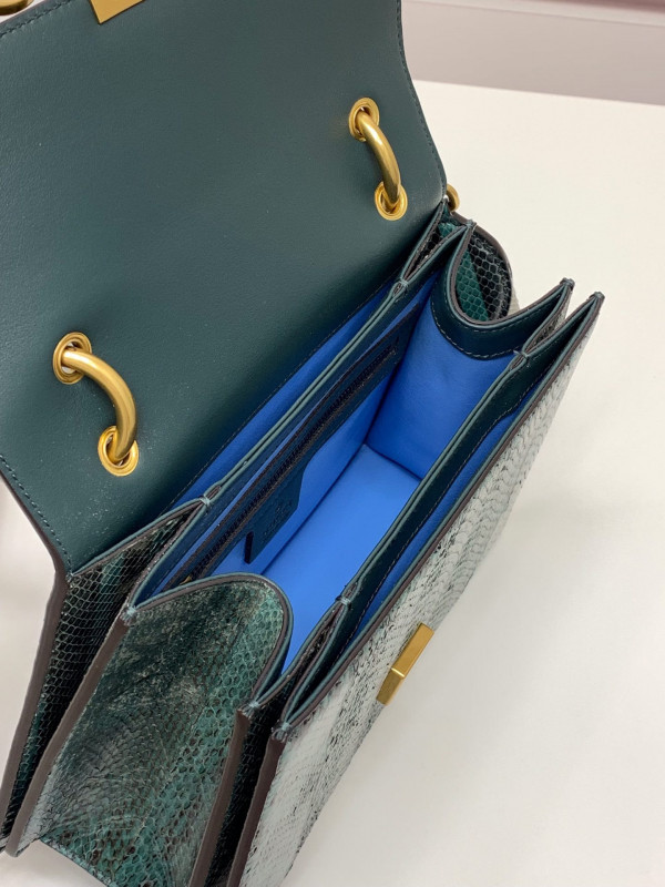 G*u*i queen margaret