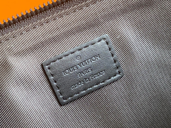 l0*is V*t0n christopher bumbag