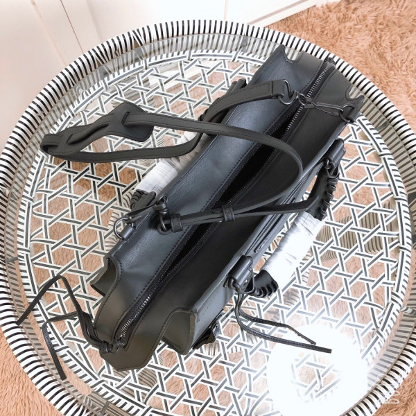 Ba*len*cia*ga neo classic small top handle bag