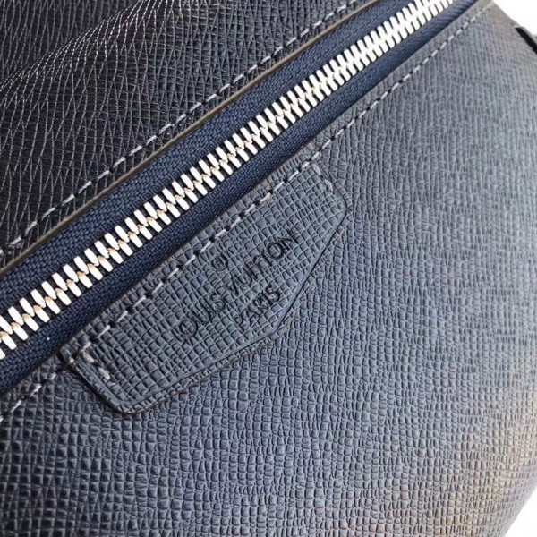 l0*is V*t0n outdoor messenger pm