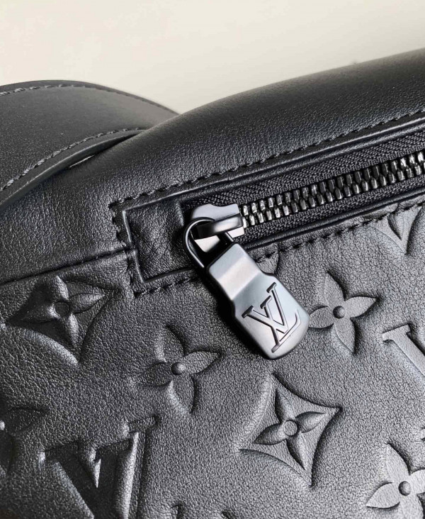 l0*is V*t0n discovery bumbag