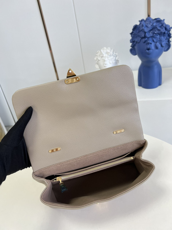 l0*is V*t0n madeleine mm