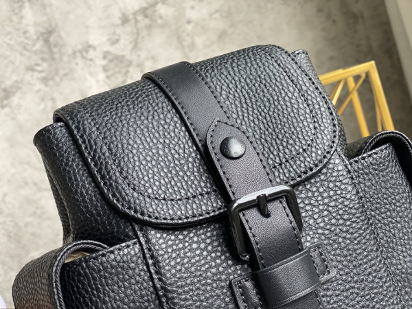 l0*is V*t0n christopher xs