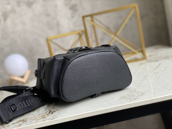 l0*is V*t0n christopher xs