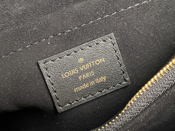 l0*is V*t0n new wave chain bag