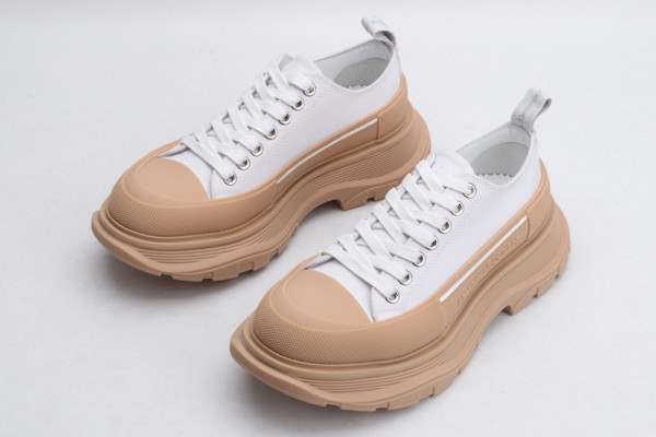 ale*d*r M*Q*en tread slick lace up