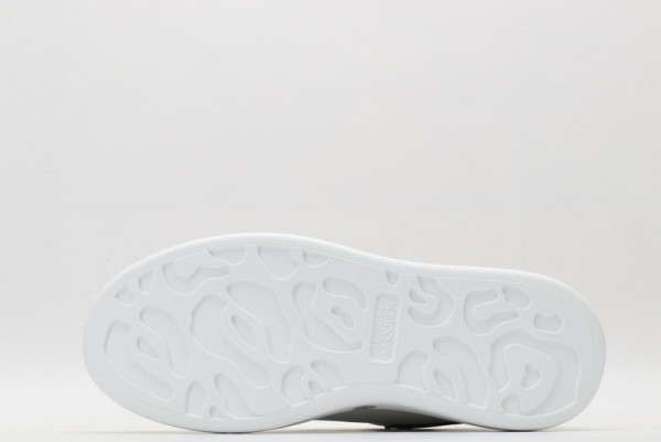 ale*d*r M*Q*en oversized sneaker