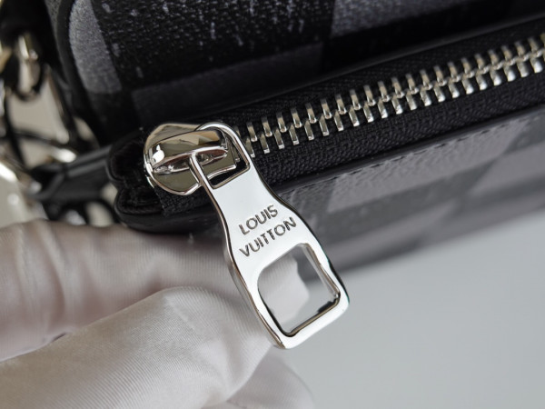 l0*is V*t0n trio messenger