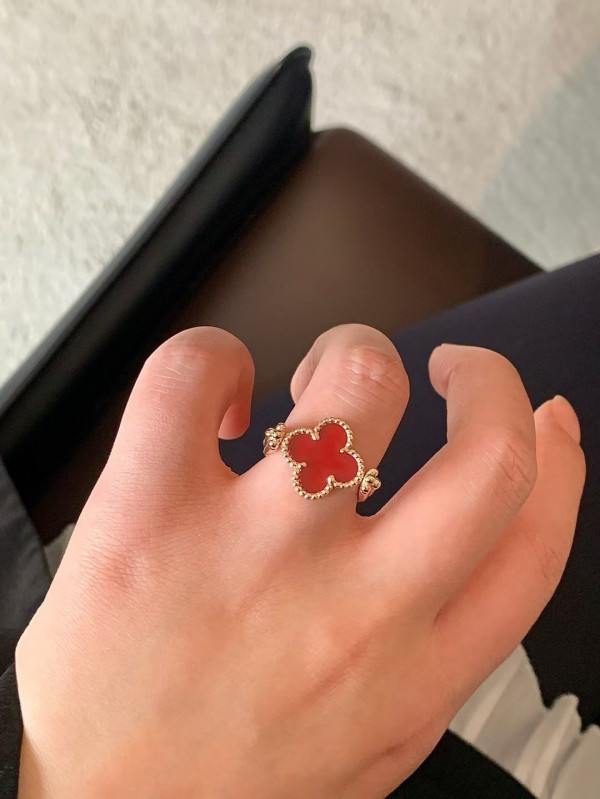 V*N CL*F & arpels  perlée reversible ring