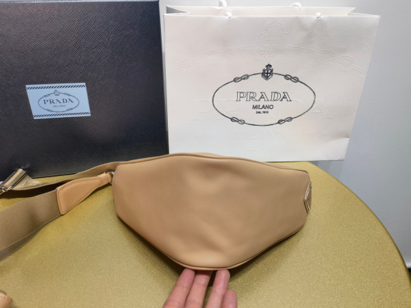 Pra*a triangle bag