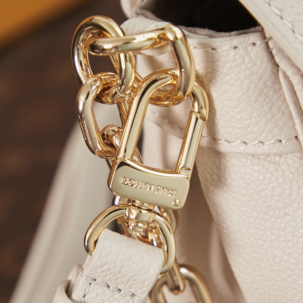 l0*is V*t0n favorite