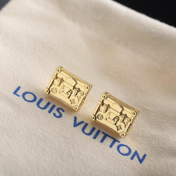 l0*is V*t0n earrings