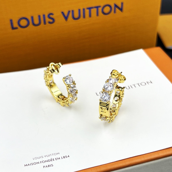 l0*is V*t0n earrings