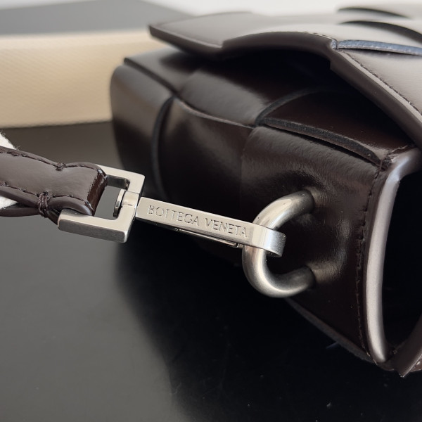 bo*te*ga Ve*ne*ta cassette-26*16*6.5cm