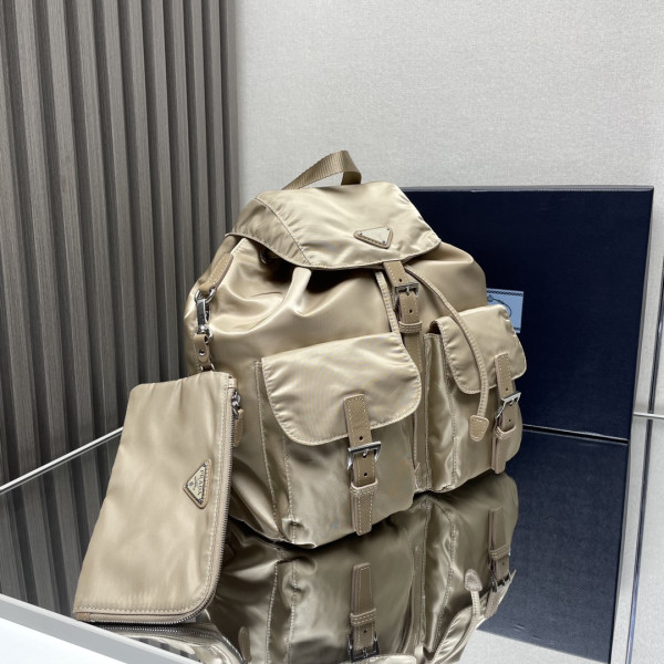 Pra*a re-nylon backpack-30*32*15cm