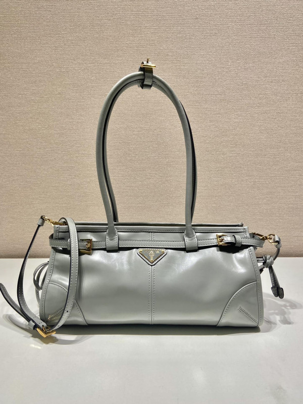 Pra*a medium leather handbag