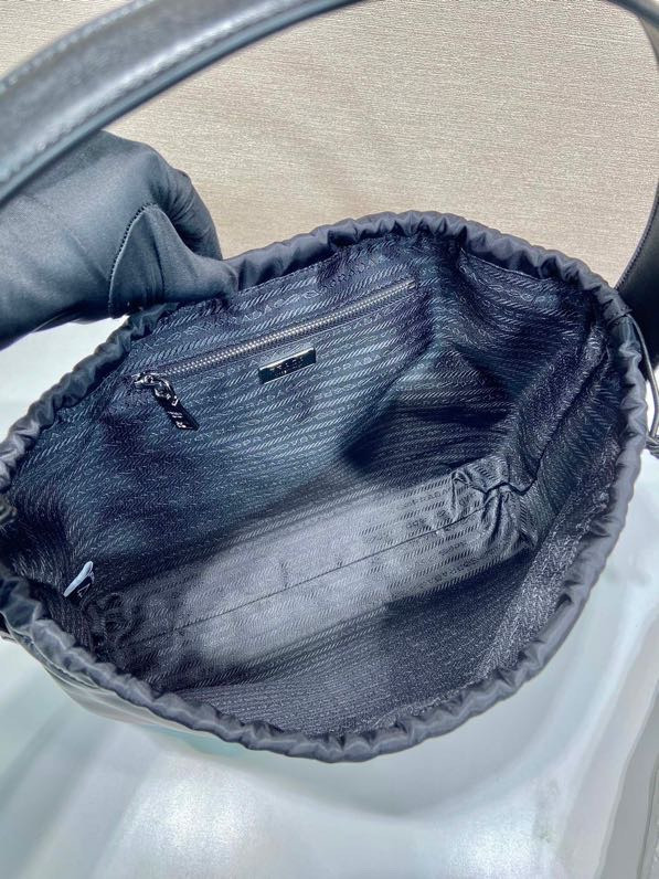 Pra*a vintage hobo bag-23*18*8cm