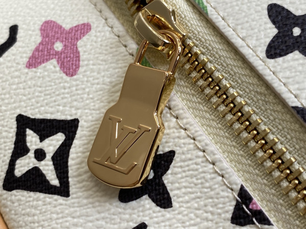 l0*is V*t0n locker dopp kit bag-23*13*12cm