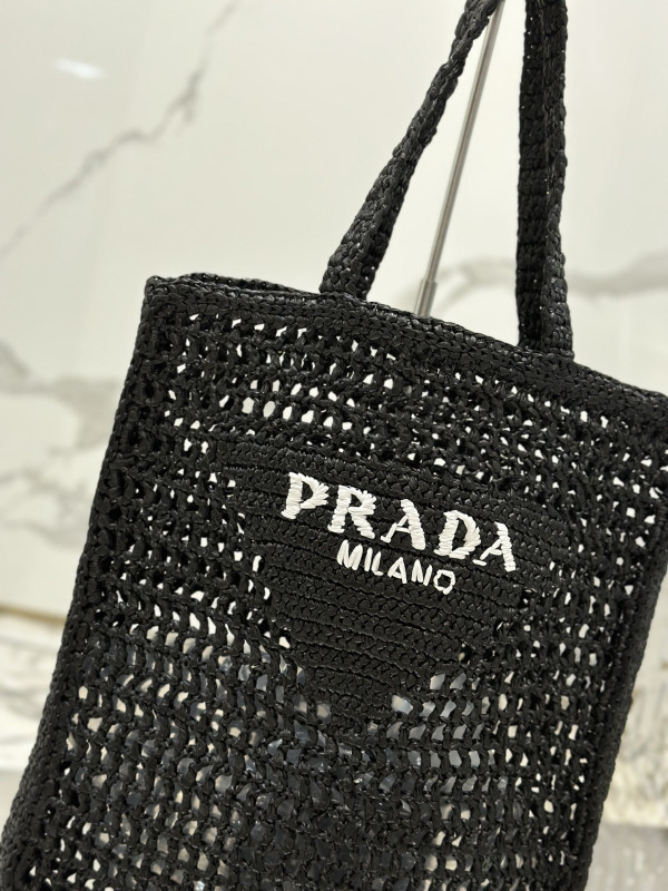Pra*a crochet tote bag