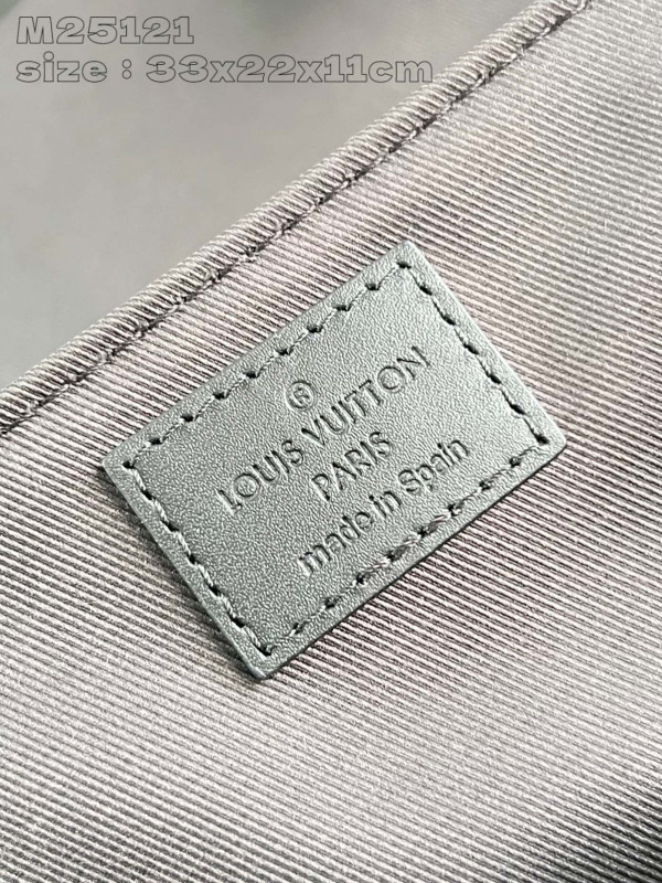 l0*is V*t0n messenger voyager pm-33*22.5*11cm