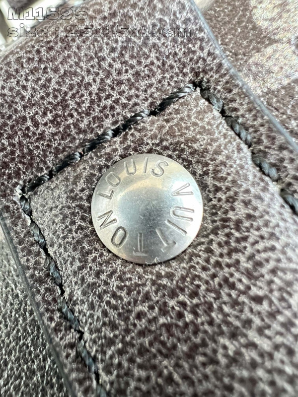 l0*is V*t0n keepall bandouliÈre 25