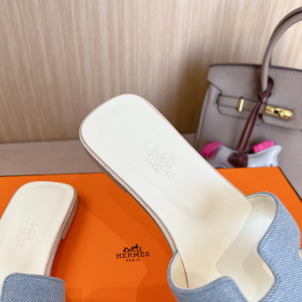 H**mes sandals