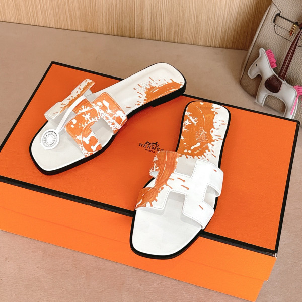 H**mes sandals