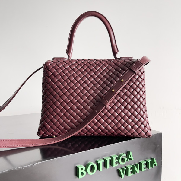 bo*te*ga Ve*ne*ta patti top handle bag