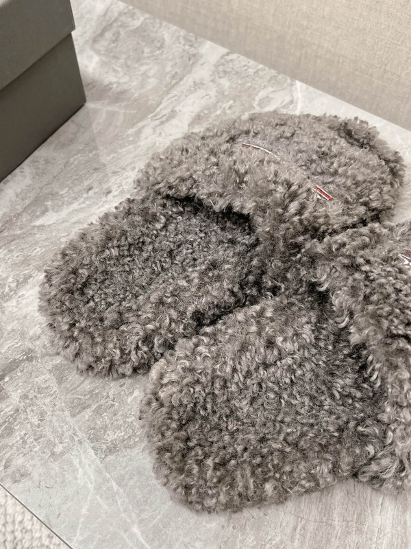 Ba*len*cia*ga slides