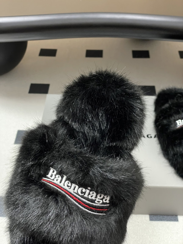 Ba*len*cia*ga slides