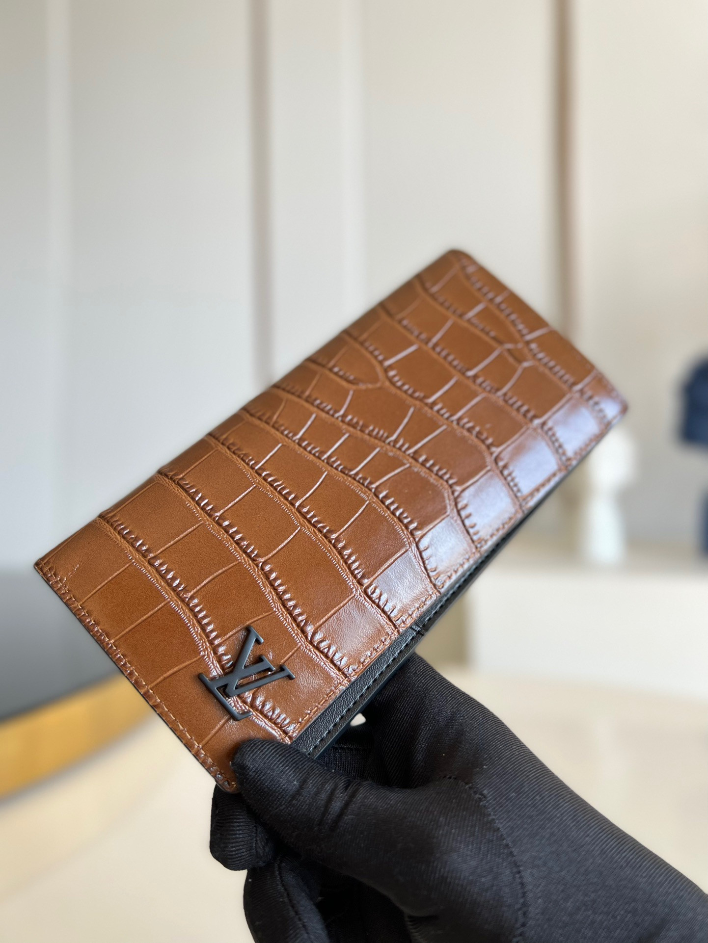 l0*is V*t0n brazza wallet