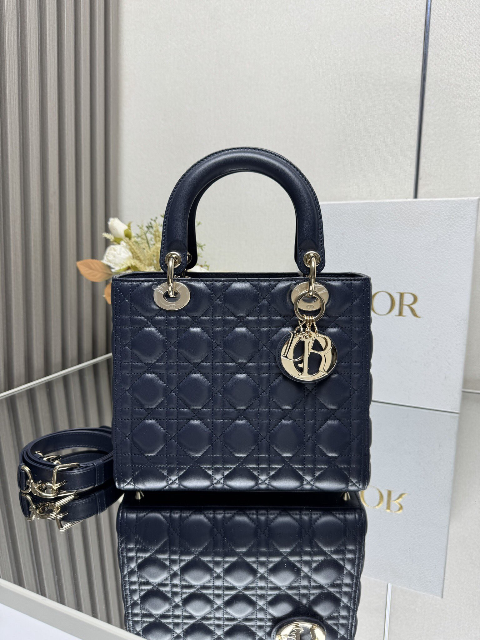 LADY DIRO MEDIUM LAMBSKIN - 24CM