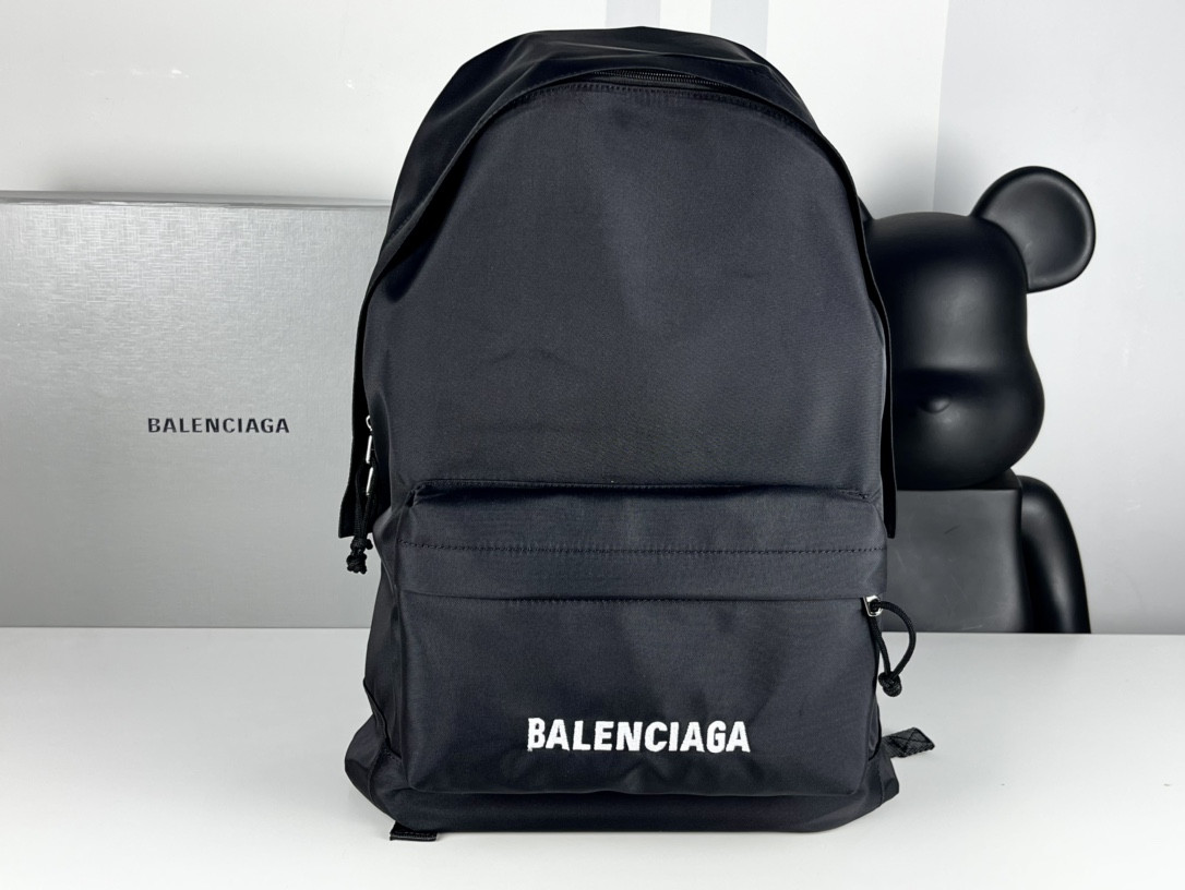 Ba*len*cia*ga backpack