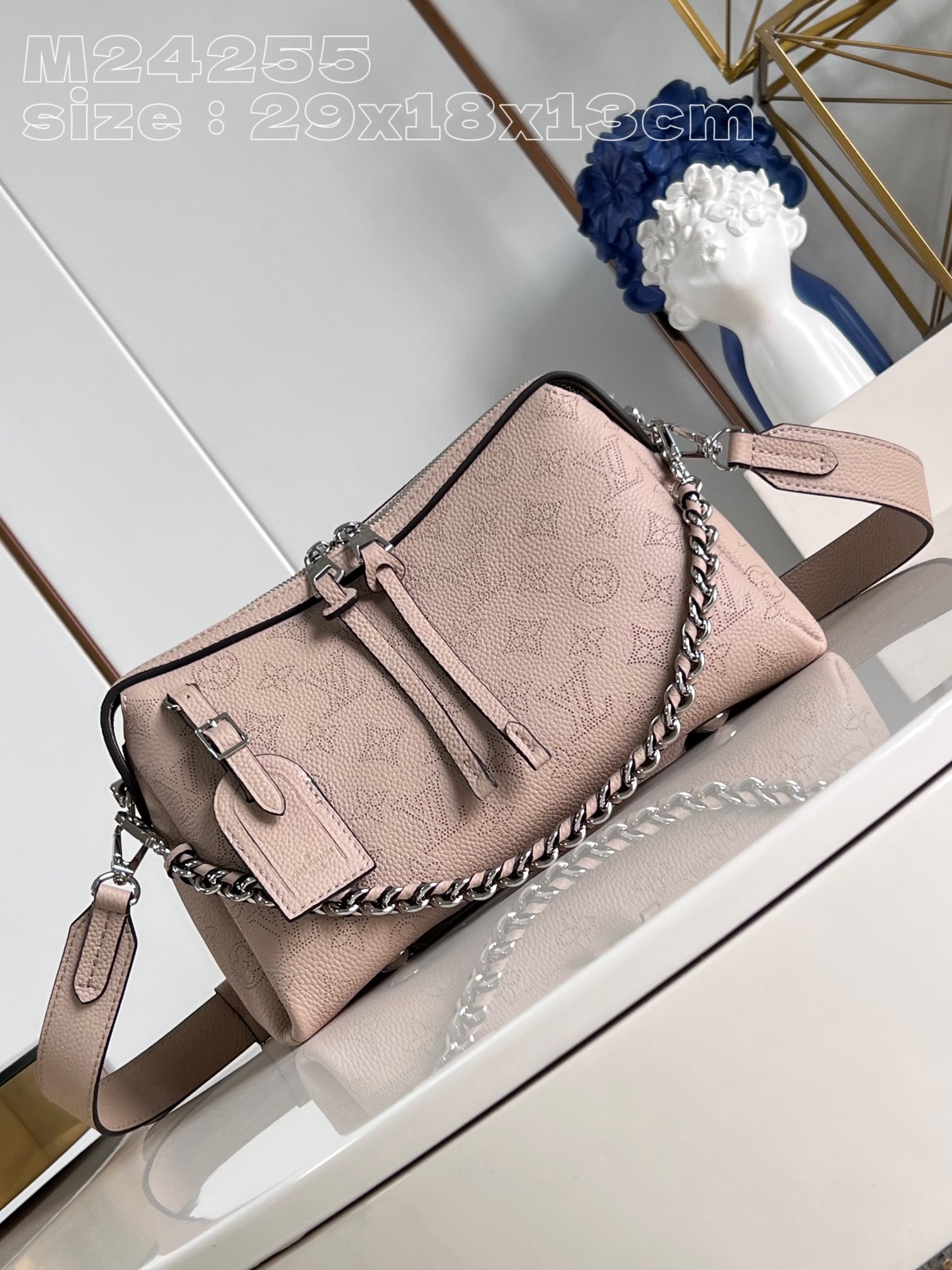 l0*is V*t0n hand it all pm - 29 x 18 x 13cm